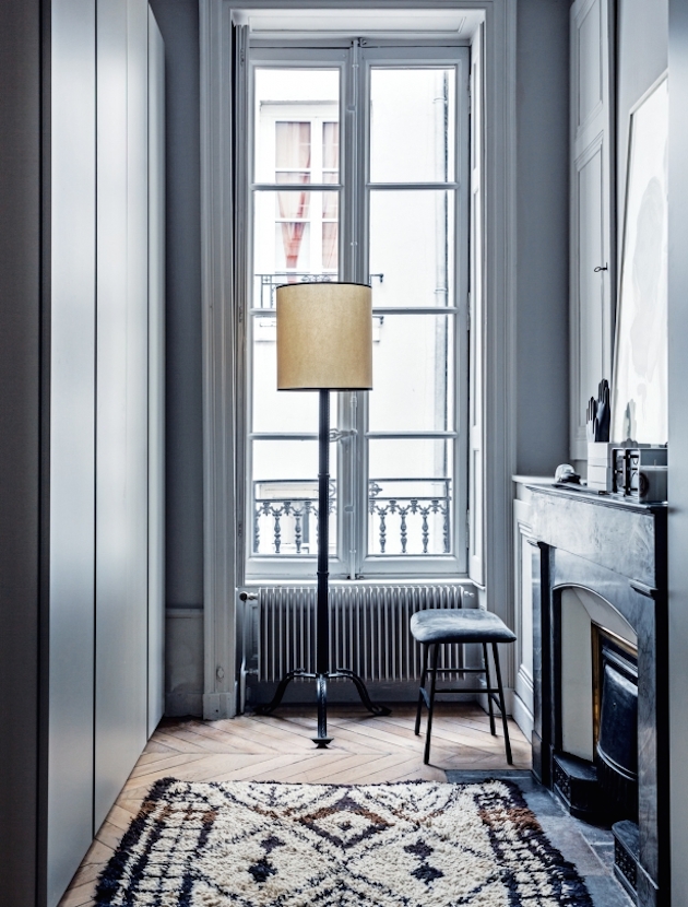 moulding fireplace-chevron-floor-photo-felix-forest